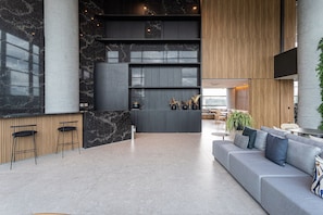 Apartamento família | Saguão