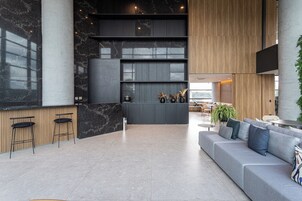 Sala de estar en el lobby