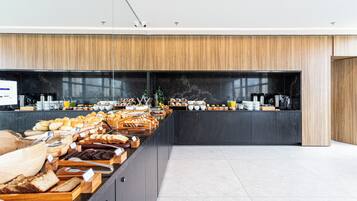 Free daily buffet breakfast