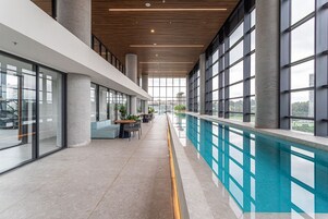 Piscina interna, piscina externa