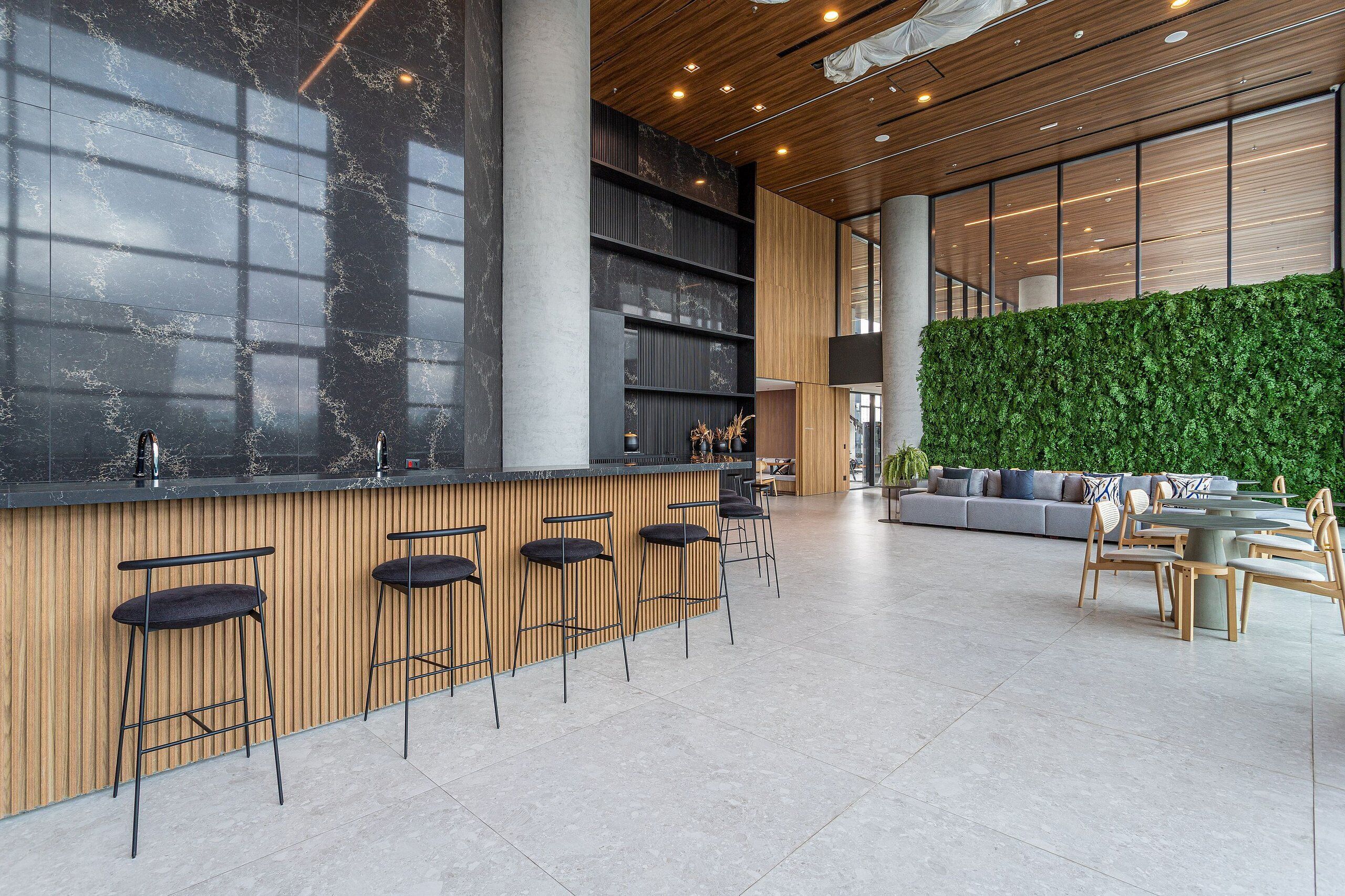 Family Apartment | Bar (on property)