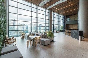 Sala de estar en el lobby