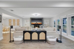 Interior - Golf Course Mansion-Pool-Massive TVs-Sonos surround sound-Sleeps 16+ (Conroe)