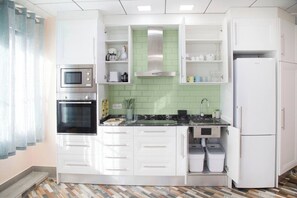 Fridge, microwave, oven, stovetop