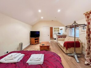 1 bedroom, free WiFi, bed sheets
