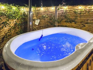 Bañera de hidromasaje exterior