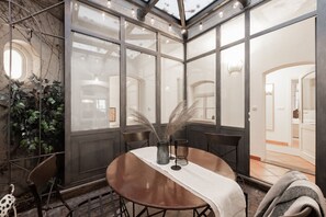 تناول الطعام