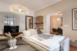 3 bedrooms, desk, iron/ironing board, free WiFi