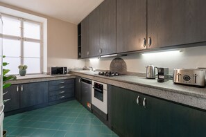 Fridge, microwave, oven, stovetop