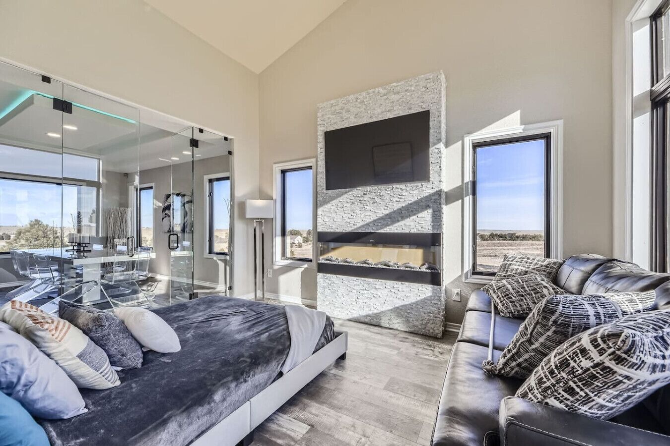 4 Schlafzimmer, Schreibtisch, Bügeleisen/Bügelbrett, WLAN