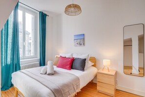 2 bedrooms, iron/ironing board, free WiFi, bed sheets