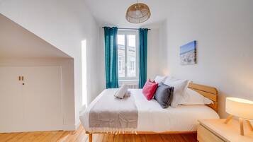 2 bedrooms, iron/ironing board, free WiFi, bed sheets