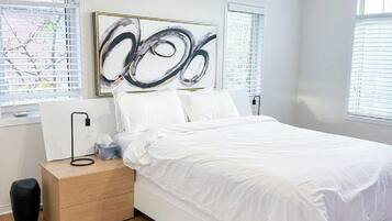 5 bedrooms, in-room safe, desk, iron/ironing board