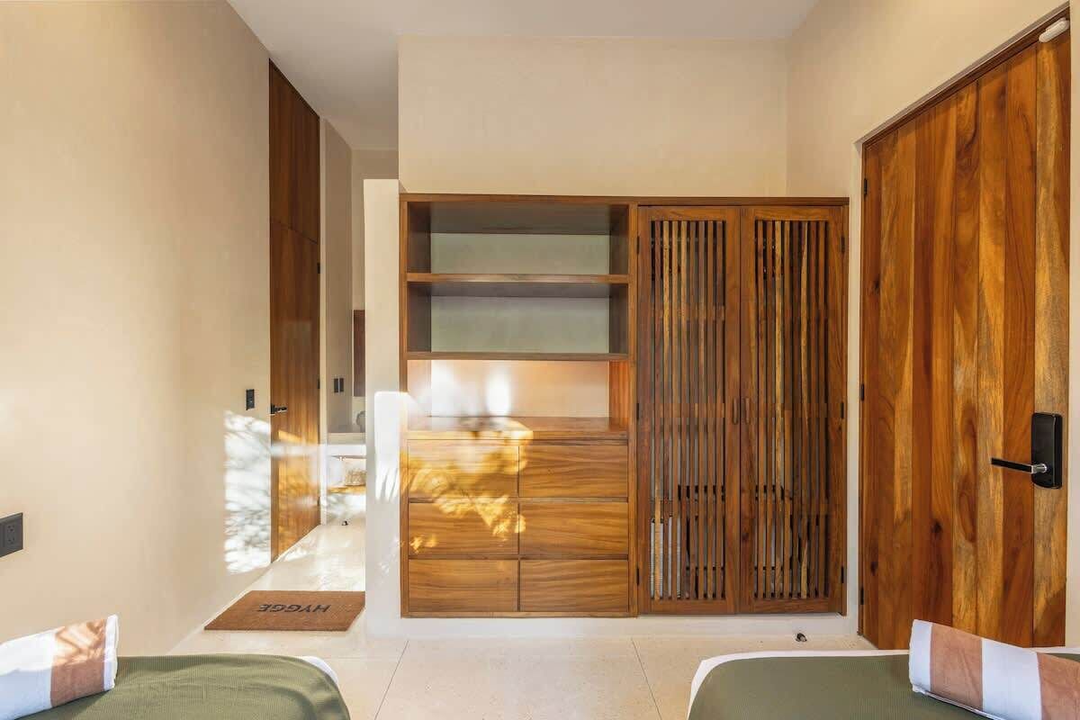 3 bedrooms, iron/ironing board, WiFi