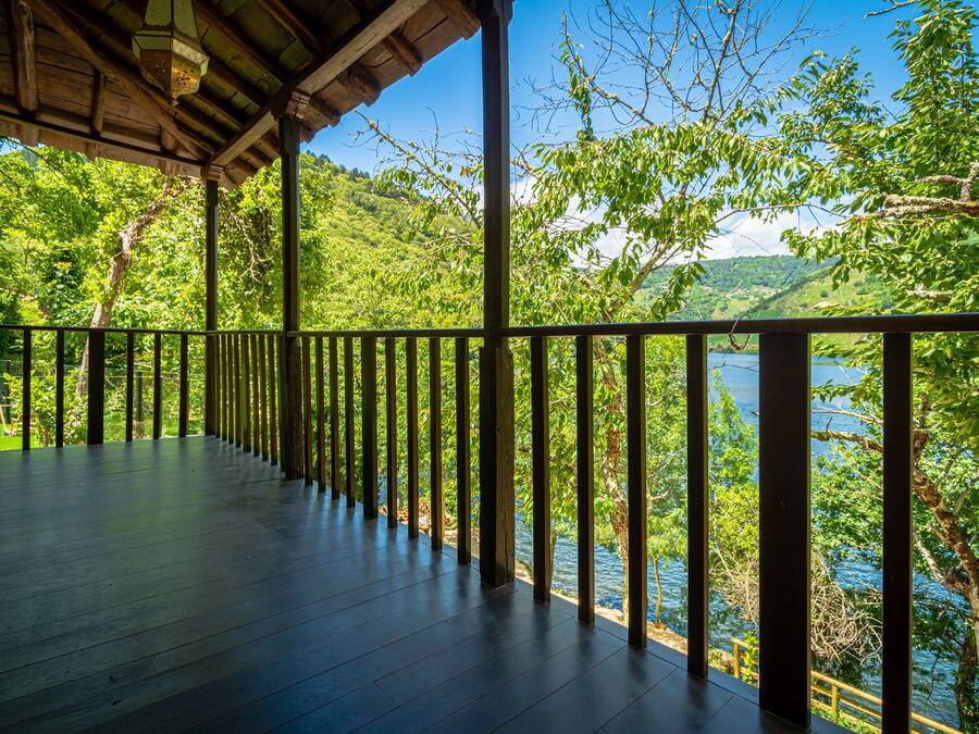 Iron/ironing board, free WiFi