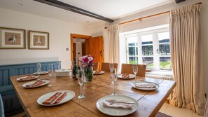 Dining - Todenham Farmhouse - Pet friendly on a working farm (Todenham)