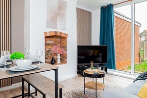 TV, fireplace, video games