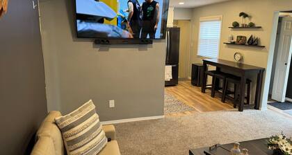 Hilltop Heights Home. Safe neighborhood minutes from downtown.