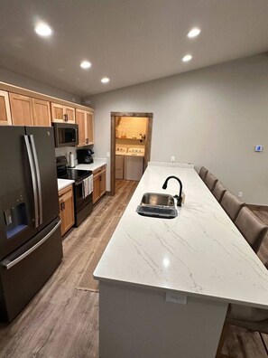 Fridge, microwave, oven, stovetop - Sunset Serenity at Castle Rock (New Lisbon)