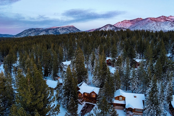 Interior - Cherry Hills Spacious Tahoe Cabin With Deck, Fireplace & Open Interiors (South Lake Tahoe)