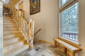 Talo (4 Bedrooms) | Sisätilat