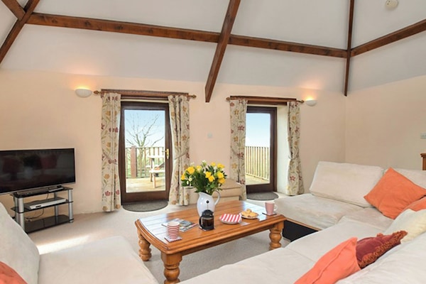 Living area | Miller’s Cottage - Fentrigan Manor Farm Holiday Cottages, Warbstow