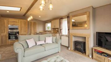 TV, fireplace, offices