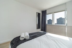 Apartamento, 1 cama de matrimonio, balcón, vistas a la playa (603 The Centurion ) | 1 dormitorio, decoración individual, mobiliario individual
