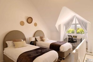 2 bedrooms, individually decorated, individually furnished - Duplex Apartment - Houtbay (Cape Town)