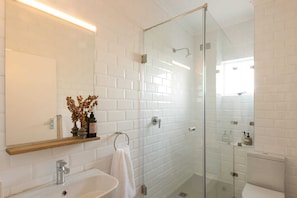 Bathroom - Duplex Apartment - Houtbay (Cape Town)