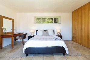 Cabin, 1 Queen Bed, Patio, Mountain View (Garden Cottage - HB ) - Garden Cottage - Houtbay (Cape Town)