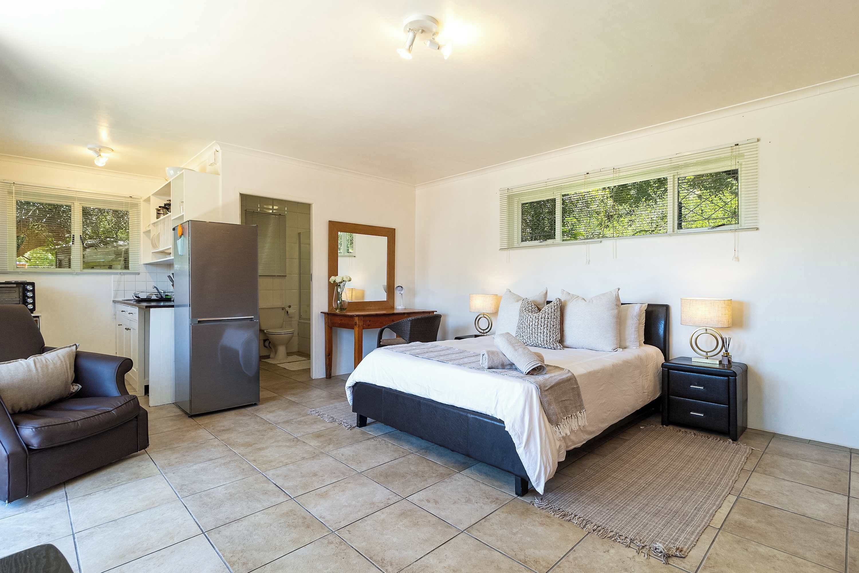 1 bedroom, individually decorated, individually furnished, bed sheets