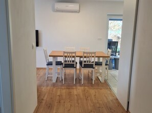 Dining - Idyllic and Charming Apartments with Terrace - Standard Two Bedroom Apartment with terrace (Preddvor)