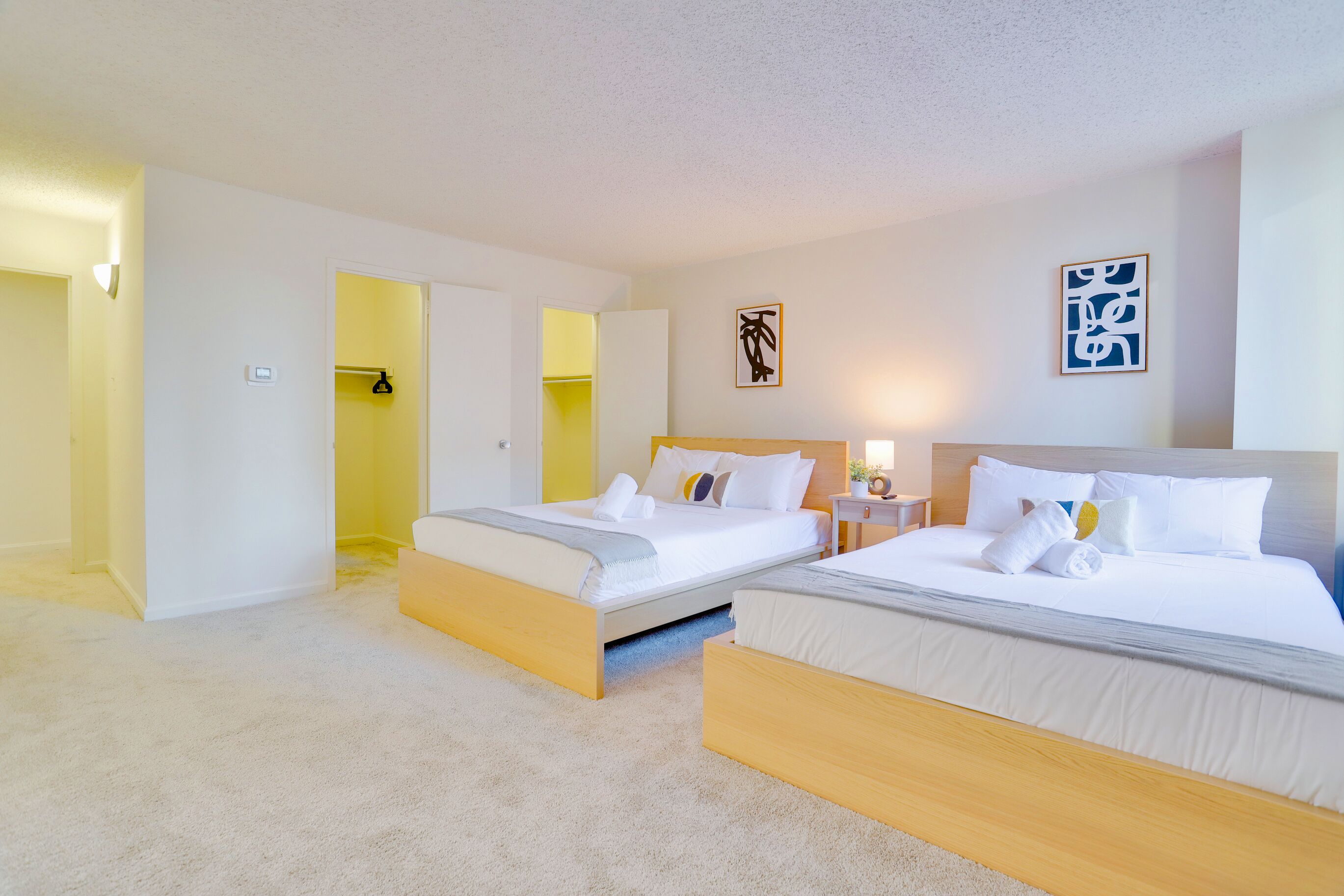 2 間睡房、高級寢具、書桌、熨斗/熨衫板