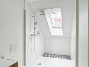 Apartment, 2 Bedrooms, City View | Bathroom - Charming Ixelles Apartment Retreat in the Heart of Brussels (Brussels)