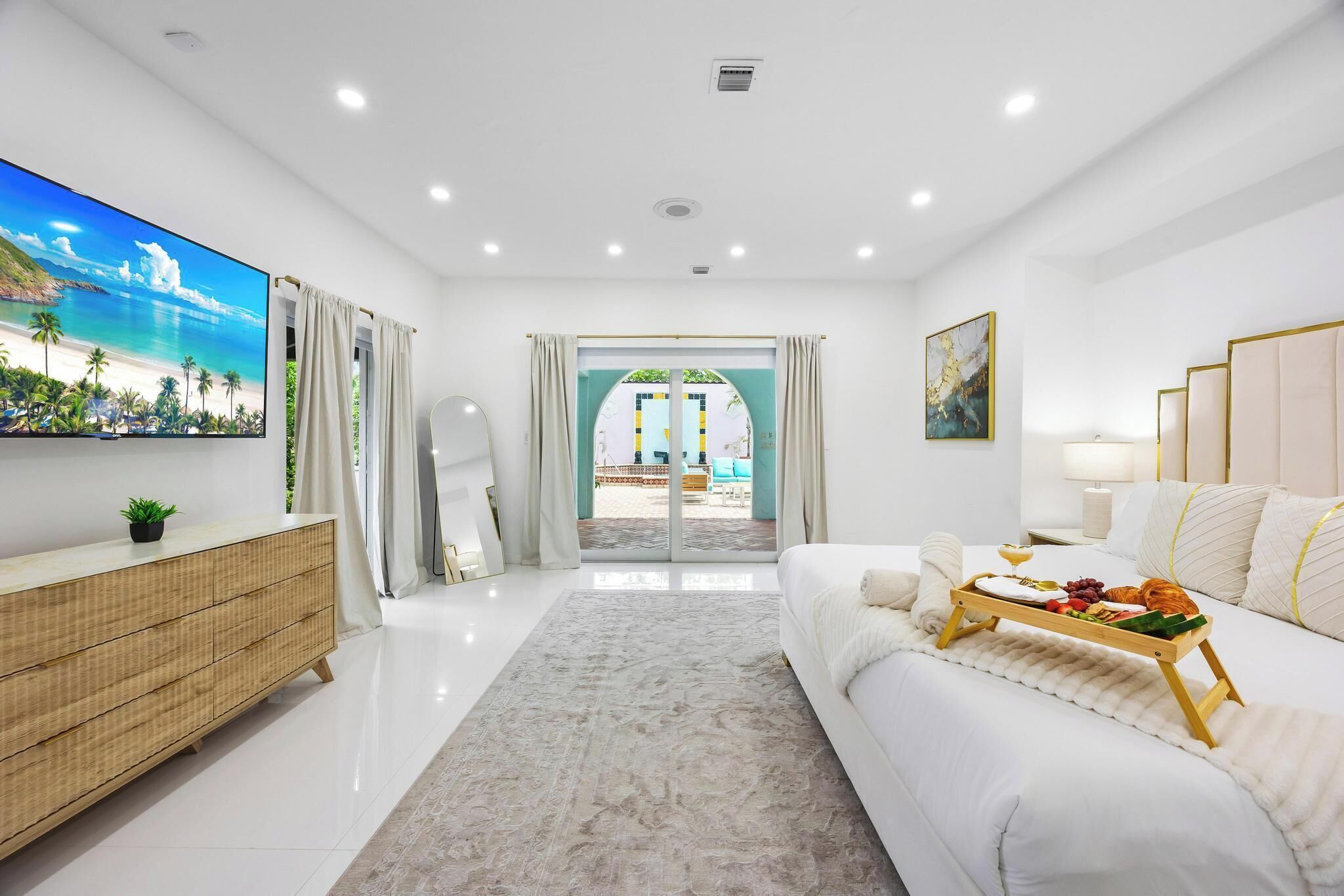 11 chambres, fer et planche à repasser, Wi-Fi, draps fournis