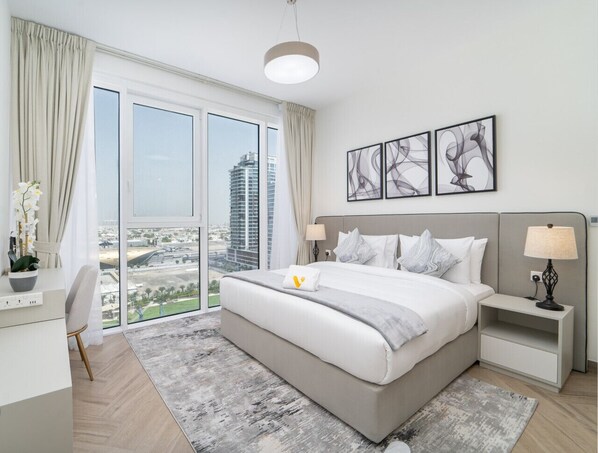 2 bedrooms, desk, iron/ironing board, WiFi