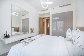 2 bedrooms, desk, iron/ironing board, WiFi