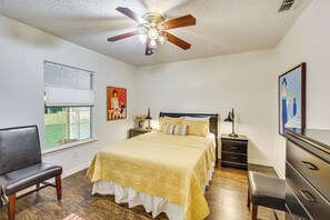 2 bedrooms, iron/ironing board, internet, bed sheets