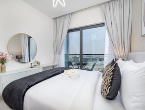 2 habitaciones, escritorio, tabla de planchar con plancha y wifi 