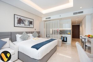1 habitación, tabla de planchar con plancha, wifi y ropa de cama 