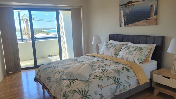2 bedrooms, internet, bed sheets