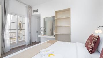 3 bedrooms, desk, iron/ironing board, WiFi