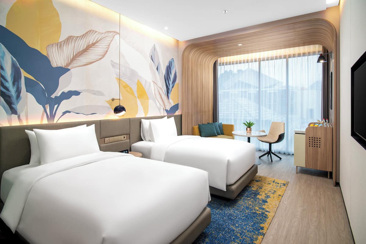 Minibar, in-room safe, desk, laptop workspace