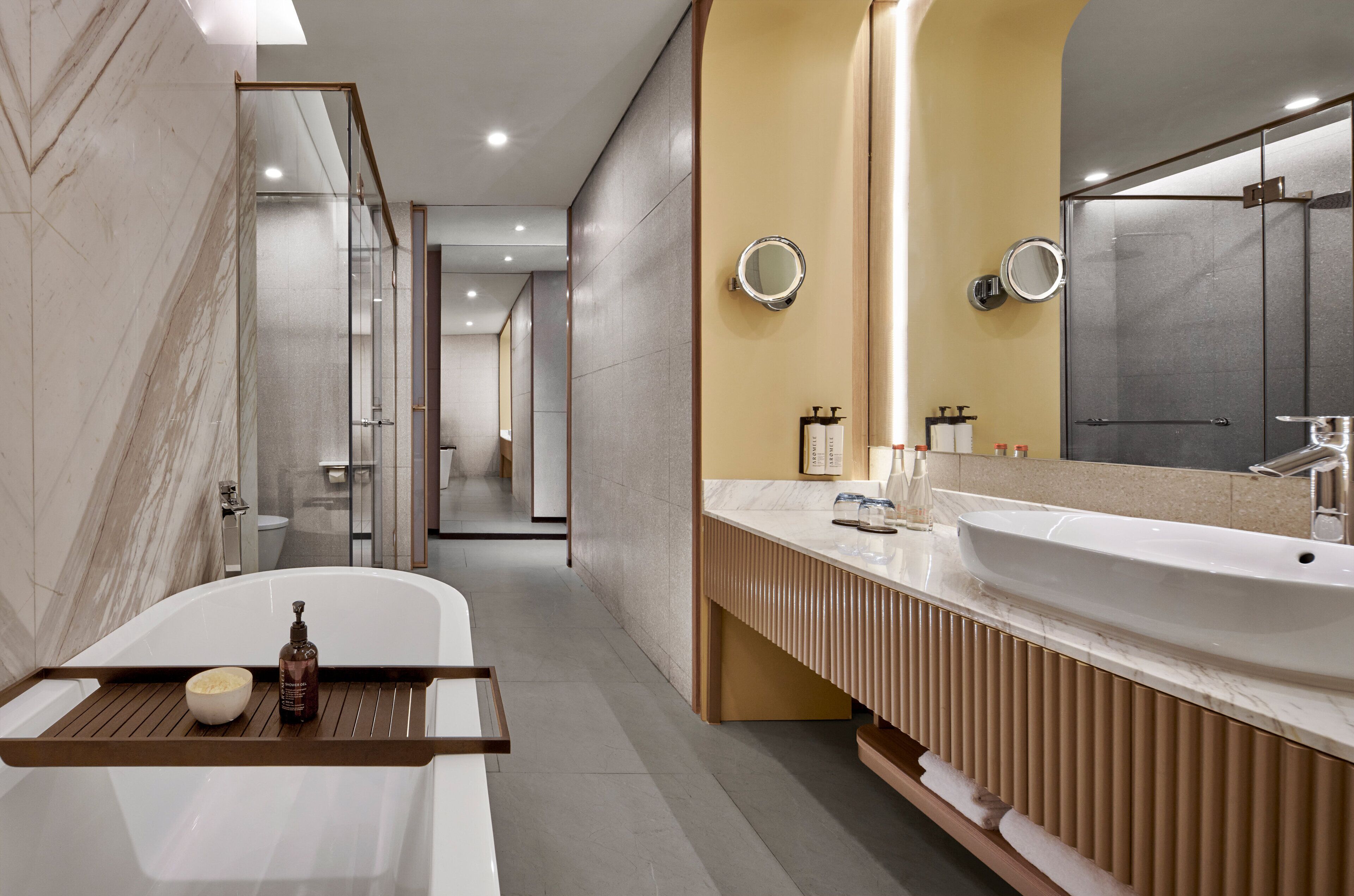 Suite, 1 King Bed, City View | Bathroom