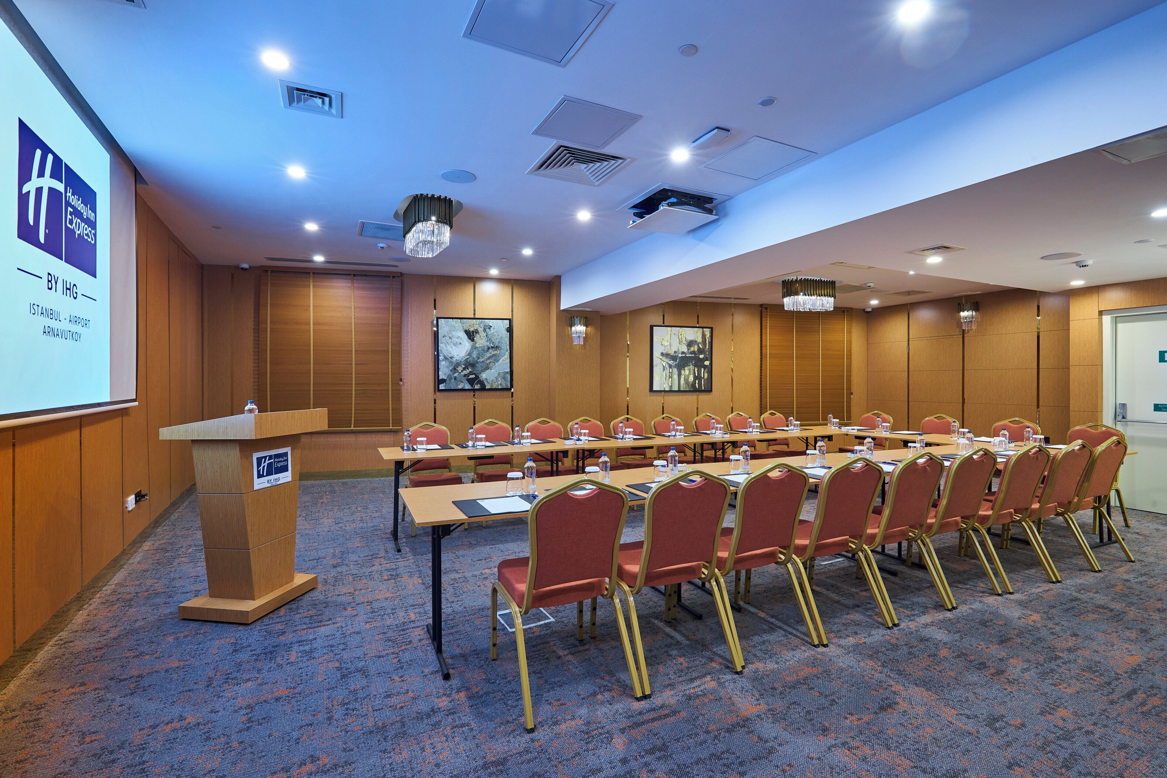 Foto - Holiday Inn Express Istanbul - Airport Arnavutköy