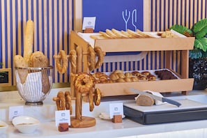 Free daily buffet breakfast