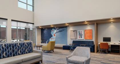 Holiday Inn Express & Suites Linden – Newark South by IHG