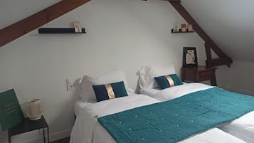4 bedrooms, WiFi, bed sheets