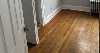 Charming 3-bedroom house with WiFi and AC in fantastic Boston